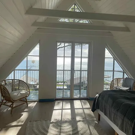 Nyaraló Seaside Charm And Panoramic View *