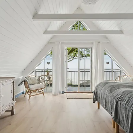 Seaside Charm And Panoramic View Feriehus *