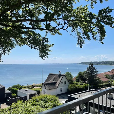 Seaside Charm And Panoramic View Feriehus